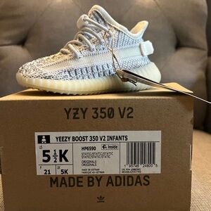 🆕 Yeezy Boost 350 V2 Sneakers - Static Grey